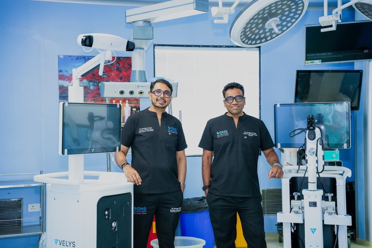 Dr. Hardik M Shah and Dr. Swagat M Shah with the VELYS 4.0 Robotic-Assisted Solution at DHS Multispecialty Hospital